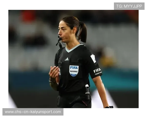 欧洲杯边裁与主裁的配合被专业人士点评,2020欧洲杯裁判服 欧洲杯边裁与主裁的配合被专业人士点评,2020欧洲杯裁判服