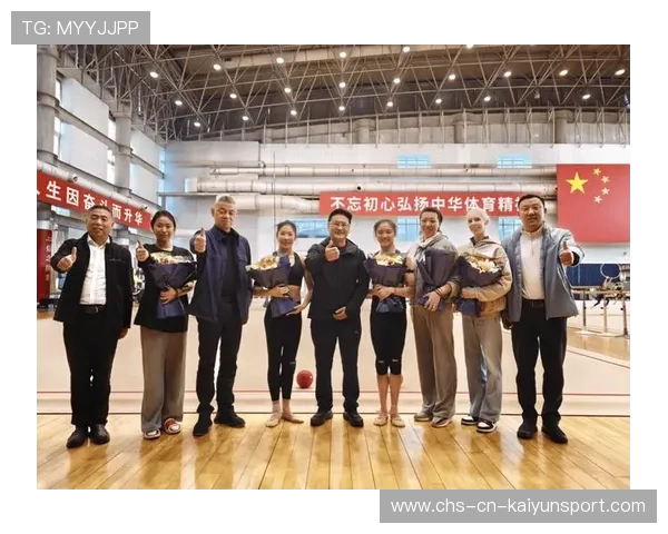 省体育局局长杜德清宣布开赛，与会领导共同挥拍开球，浙江省体育局杜兆年